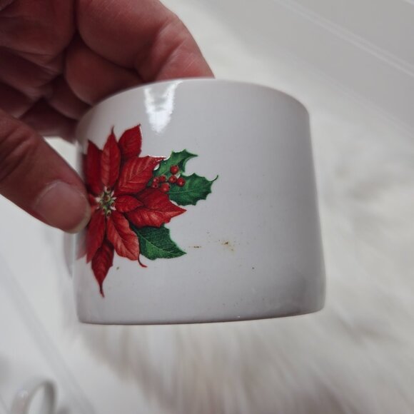 Vintage Set of (6) Hallmark Poinsettia & Holly Formal Dinner Cups Mugs - Picture 6 of 8
